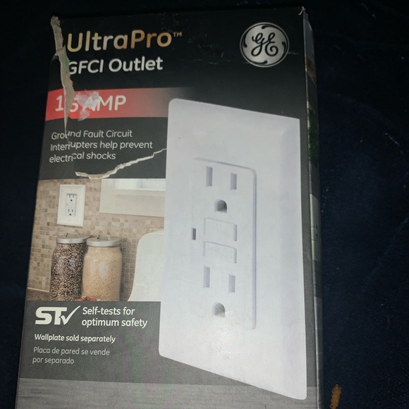 Ultrapro GFCI outlet 15 amp and Rv adapter - Picture 4 of 7